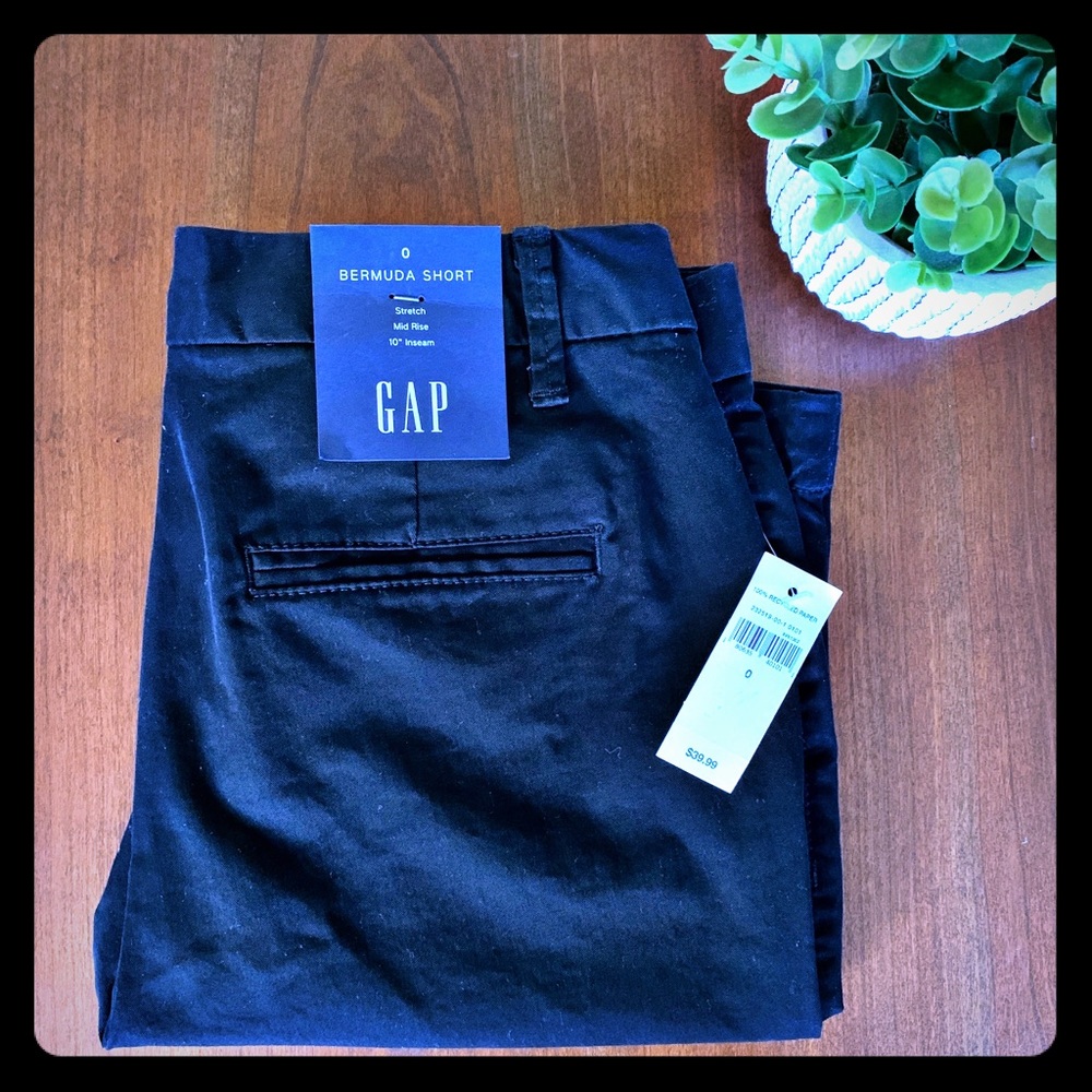 Gap Bermuda Shorts, Mid Rise, size 0 NWT